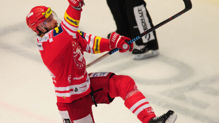 Aktualizováno: Litvínov byl pár vteřin od titulu, Třinec odvrátil mečbol v nájezdech