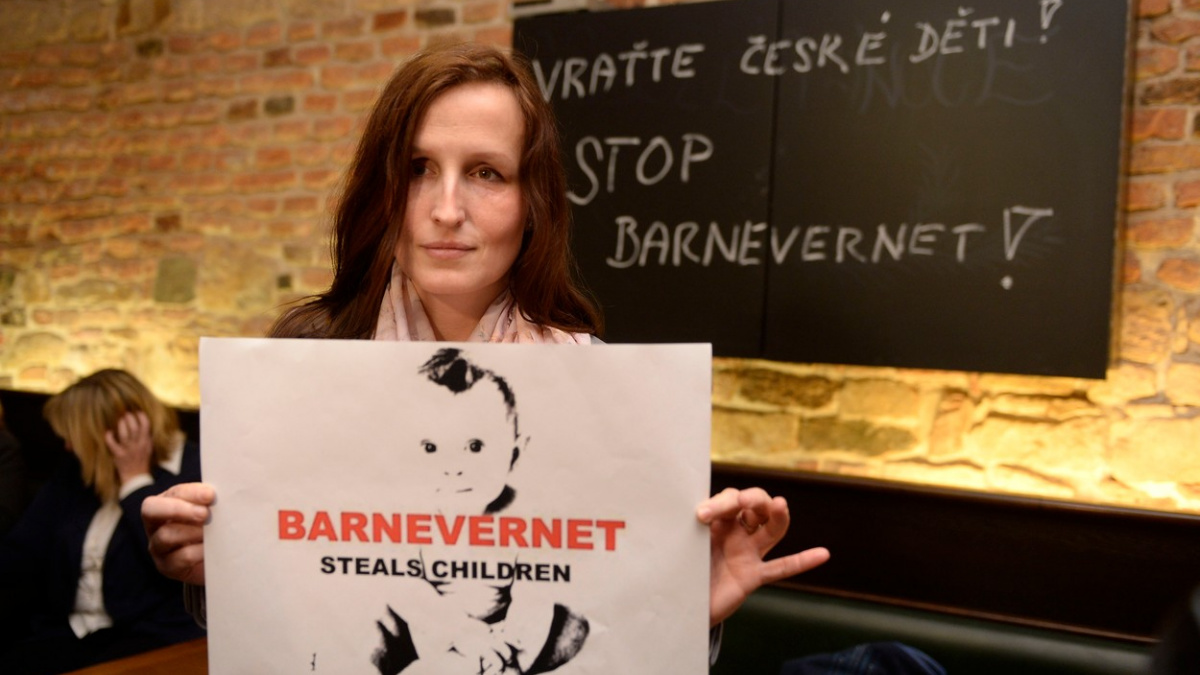 Mladšího syna uvidí Michaláková letos ještě dvakrát, staršího vůbec