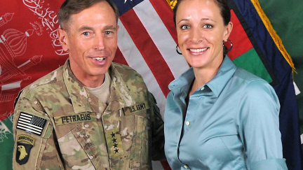 Bývalý šéf CIA dostal dvouletou podmínku. Milence poslal tajná data