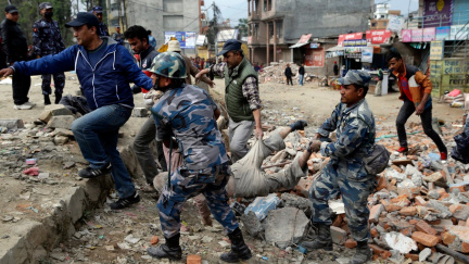 Aktualizováno: Počet obětí zemětřesení v Nepálu přesáhl 2500, přišly další ničivé otřesy