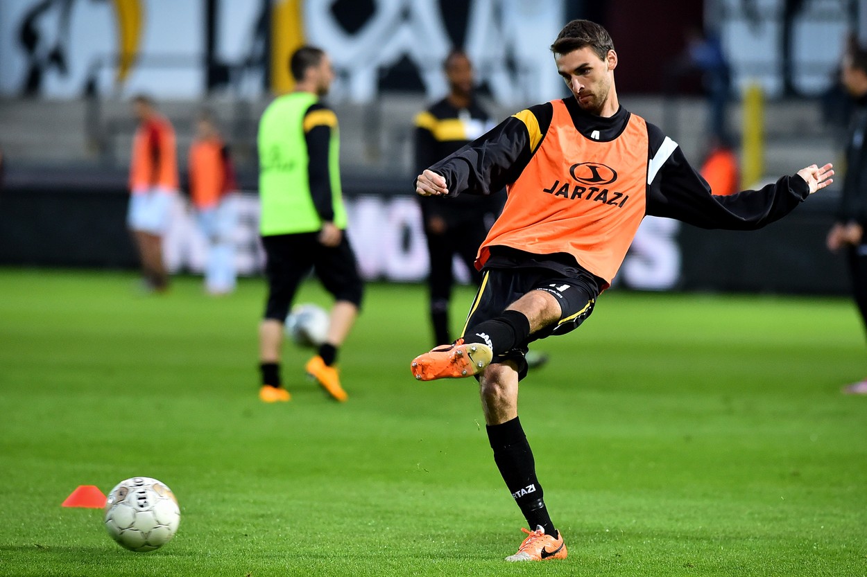 Fotbalista Mertens bojuje o život, zkolaboval na hřišti