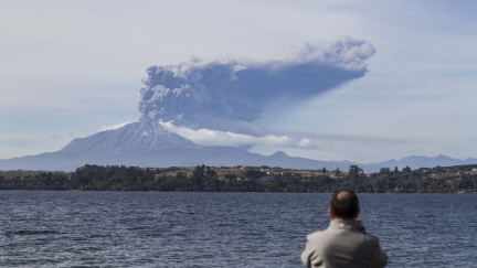 Chilská sopka Calbuco přinutila k evakuaci tisíce lidí