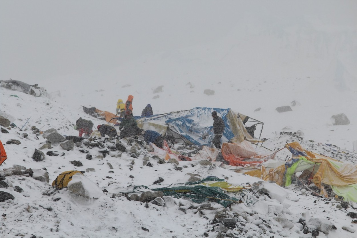 Sezona na Everestu skončila, šerpové odmítli opravit trasu