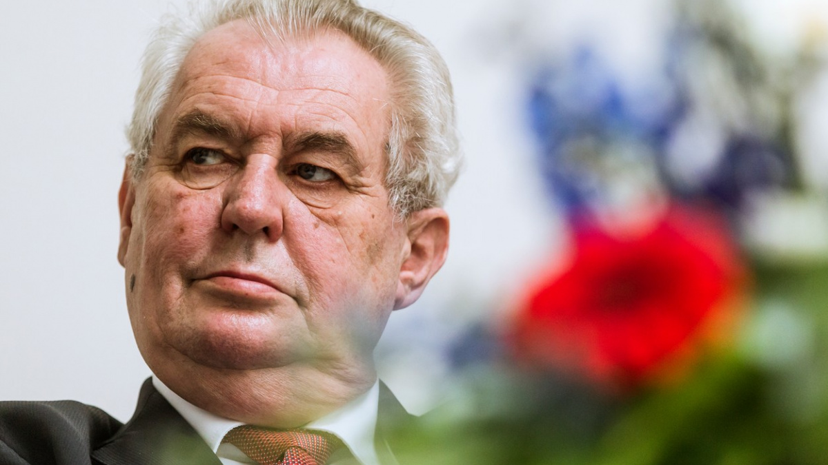 Zeman vs. akademici, druhé kolo. Chládek odložil jmenování profesorů