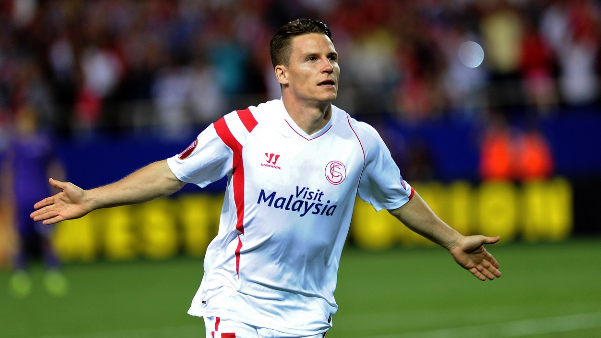 Sevilla přejela Fiorentinu, Neapol jen remizovala s Dněpropetrovskem