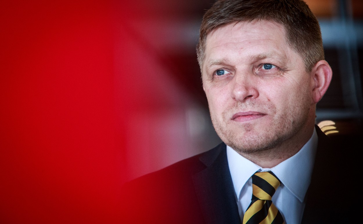 S minulostí se účelově manipuluje, na hrdinství Rudoarmějců se zapomíná, stěžuje si Fico
