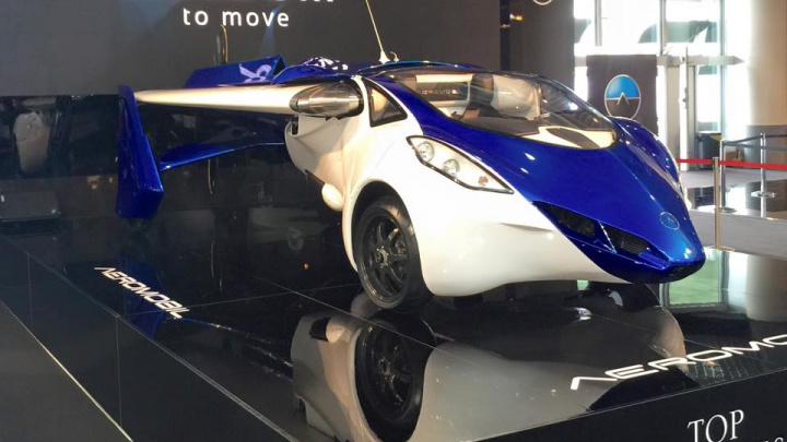 Prototyp létajícího auta zkoušku nezvládl, zřítil se k zemi