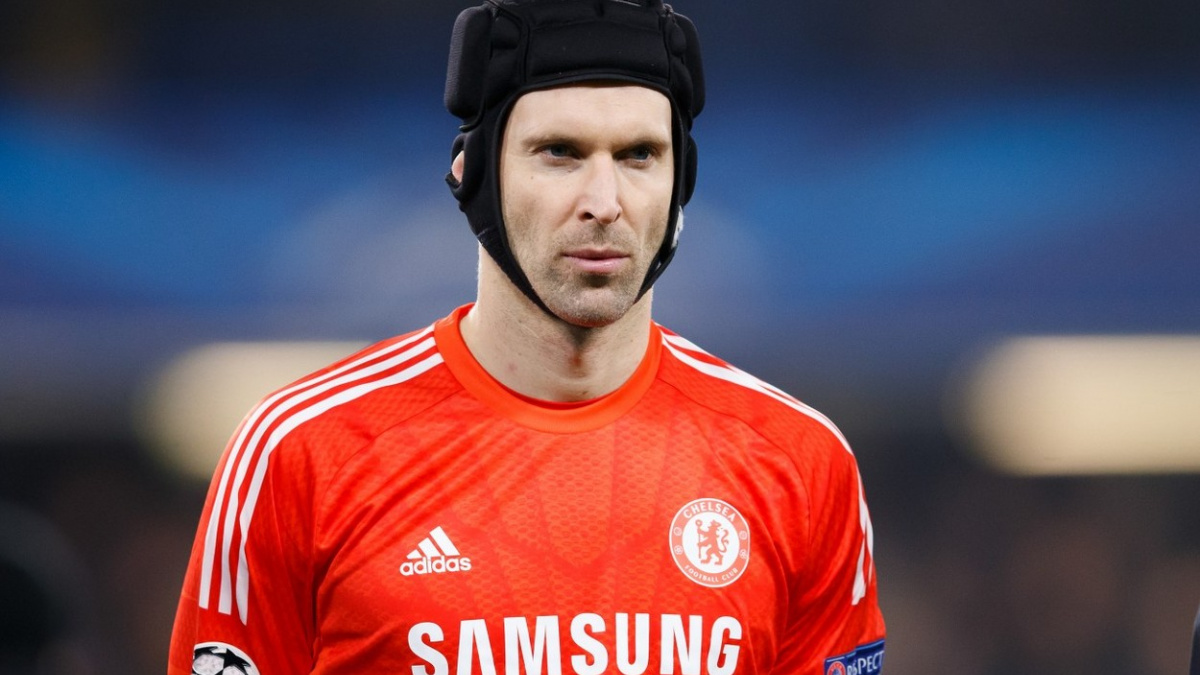 Mourinho nechce, aby Čech chytal v Anglii za jiný klub