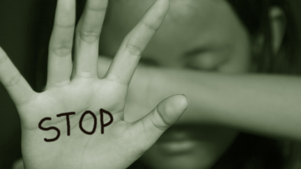 Indickou dívku upálil její strýc, protože se bránila znásilnění