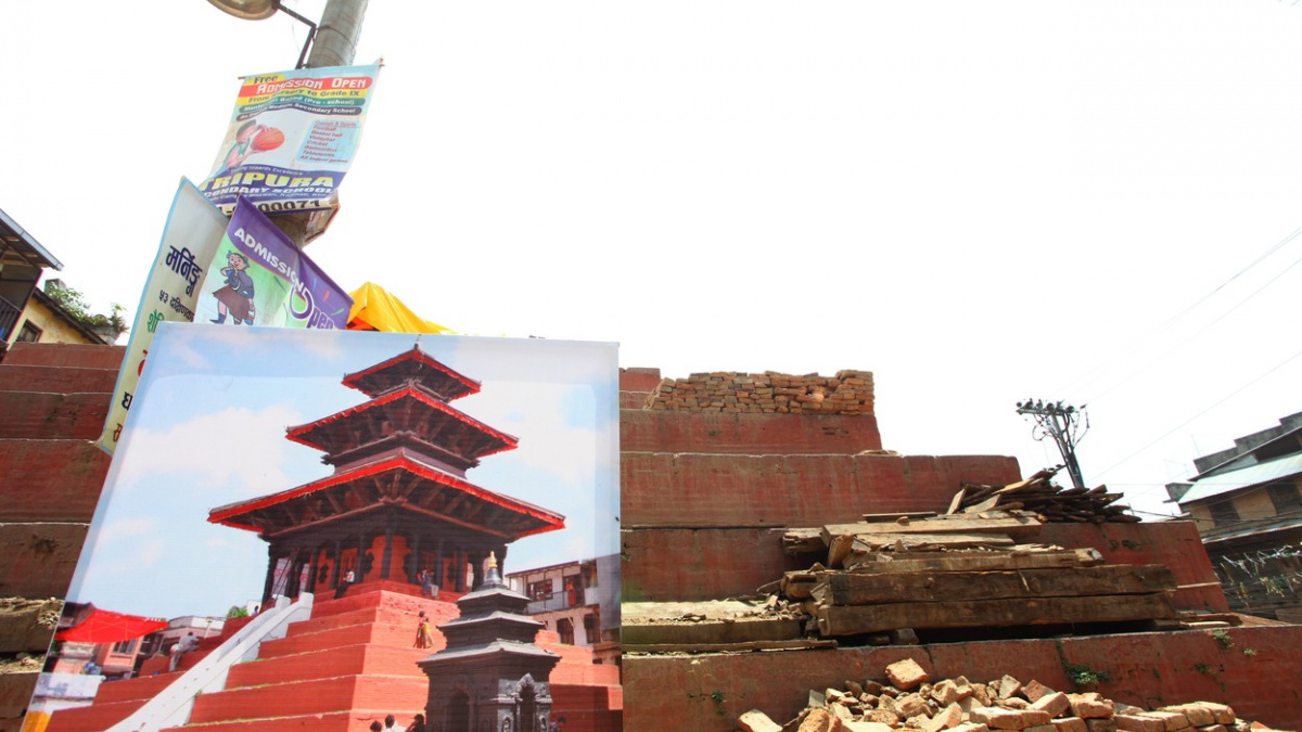 Další mohutné zemětřesení v Nepálu. Epicentrum bylo u Mount Everestu