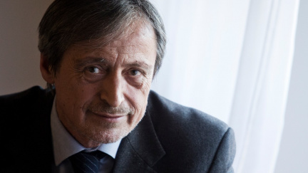 Česko uzavřelo s Alžířany důležitou zbrojní dohodu. Podepsal ji Stropnický