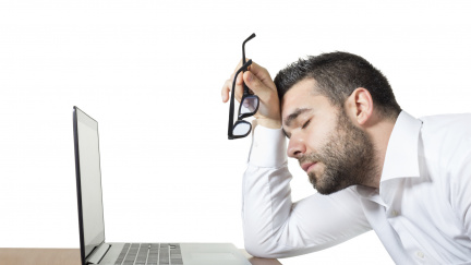 Dvě minuty pohybu každou hodinu prý snižují riziko předčasné smrti