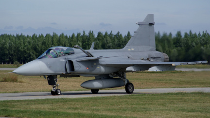 Maďarský gripen havaroval v Čáslavi. Piloti se katapultovali