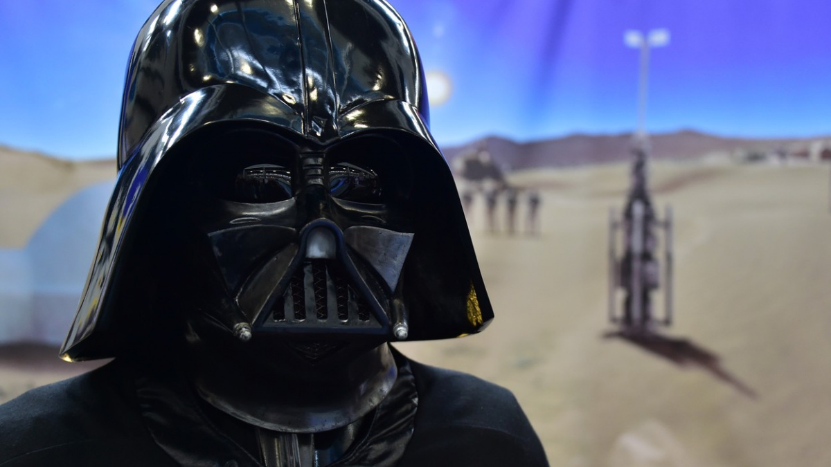Darth Vader učí německé cyklisty nosit ochranou helmu