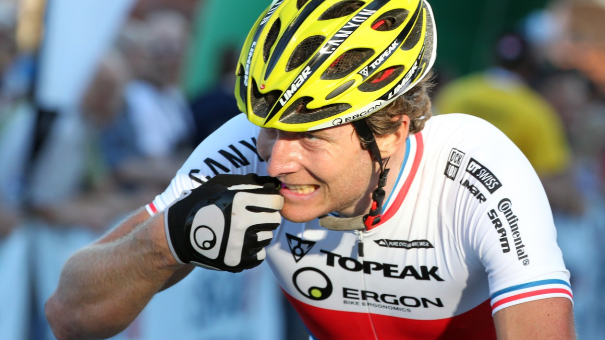 Na schodech byl nejrychlejší Hynek, Kulhavý závod nedokončil