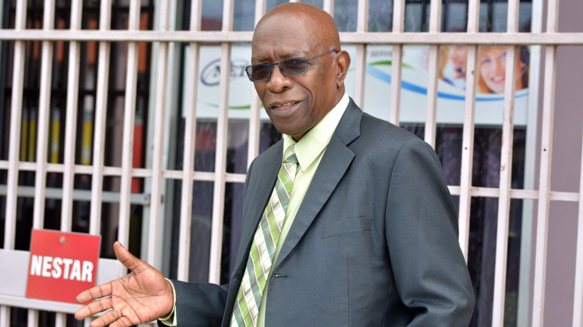 Nejprve vězení, pak nemocnice. Jacka Warnera stála kauza FIFA mále zdraví