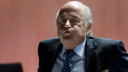 Blatter si může oddychnout, soupeř po prvním kole kandidaturu vzdal
