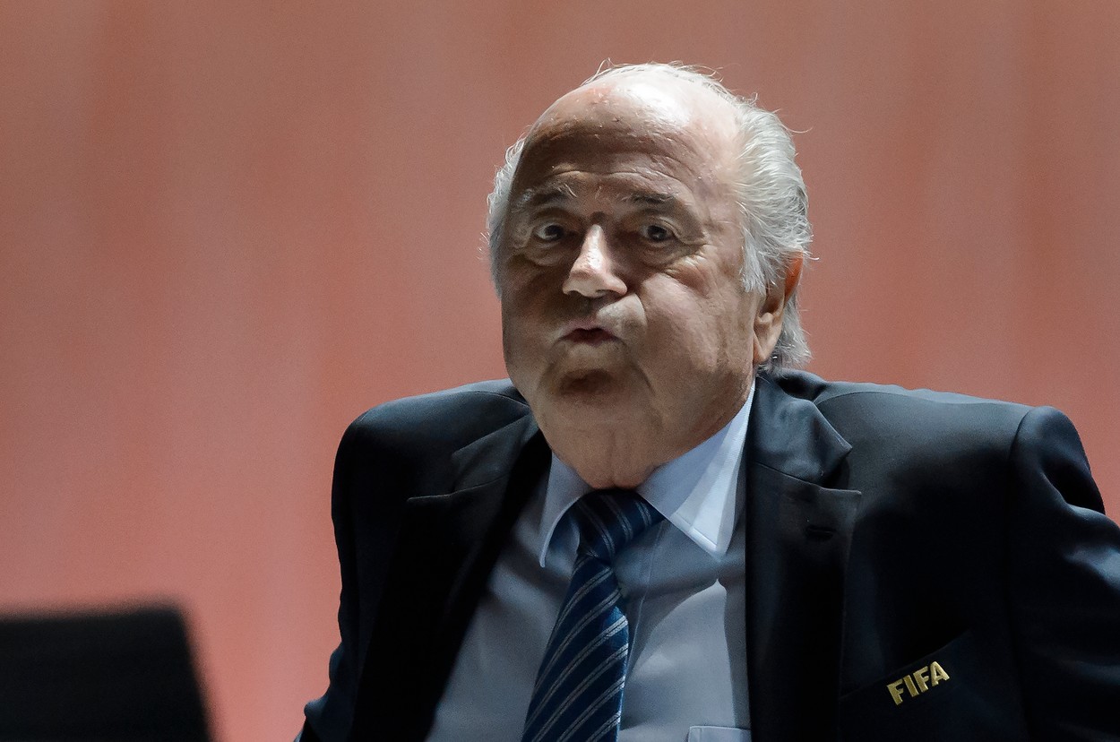 Blatter si může oddychnout, soupeř po prvním kole kandidaturu vzdal