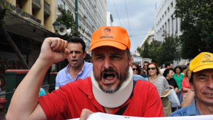 Skrytá stránka řeckého dluhu: 'Máte bolesti? Soustřeďte se na padající omítku na stropě'