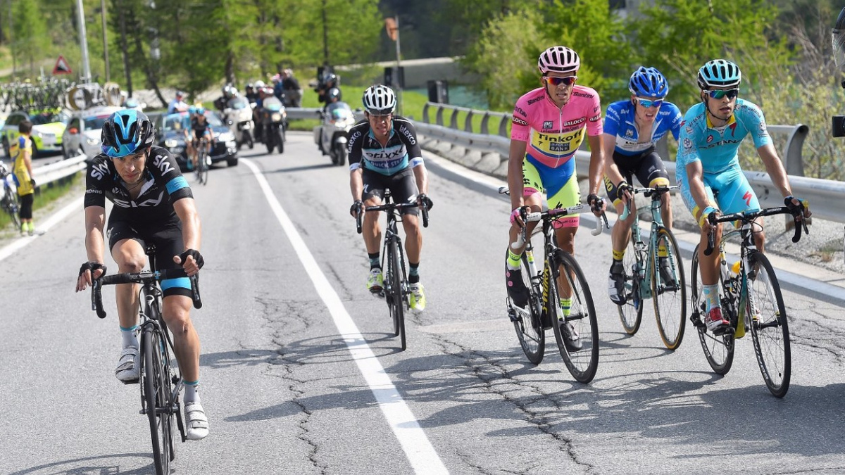 König spadl na šestou příčku, pro triumf na Giru si jede Contador