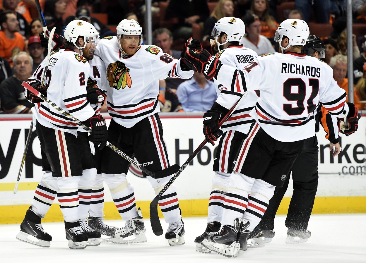 Stanley Cup zná druhého finalistu, Chicago v sedmém duelu porazilo Anaheim