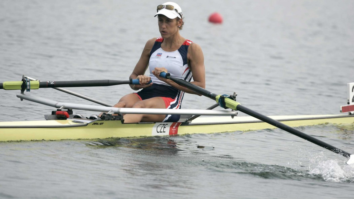 Knapková má zlato díky drtivému finiši, Synek titul neobhájil