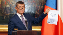 Fiskální výhled: Babišův kufr plný iluzí