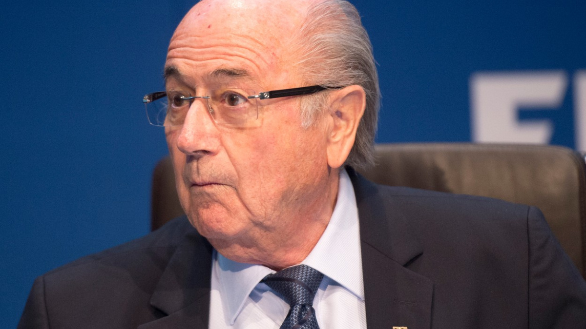 Překvapení! Šéf FIFA Blatter odstoupí. Ne všichni stojí za mnou, řekl