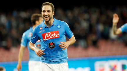 Hrát fotbal v Itálii chce odvahu. Fanoušci opět napadli hráče