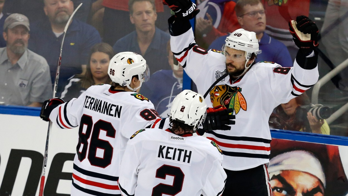 Chicago udeřilo v závěru a raduje se z první finálové výhry