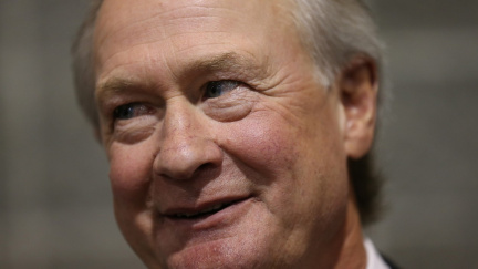 Clintonovou vyzve další demokrat. Je to už její třetí stranický soupeř