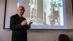 Armin Delong: Dobyvatel mikrosvěta