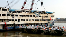 Potopení lodi v Číně má už téměř 400 obětí