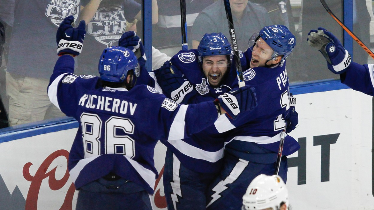 Palát pomohl Tampě vyrovnat sérii na 1:1