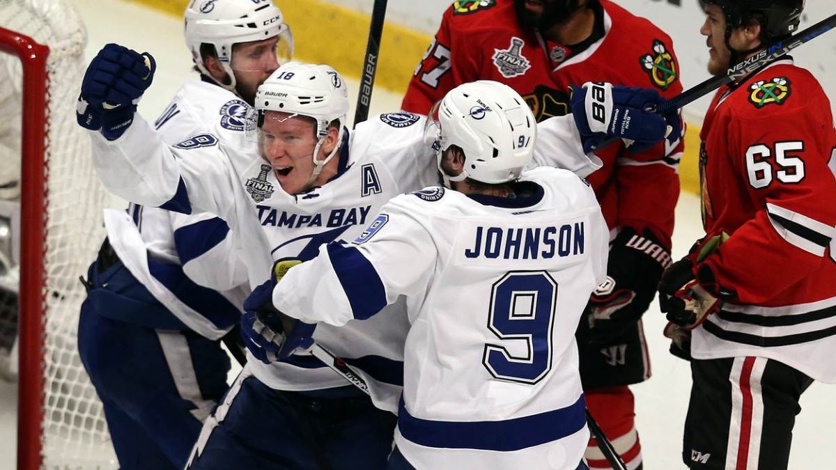 Palát zavelel k obratu a hokejisté Tampy vedou sérii