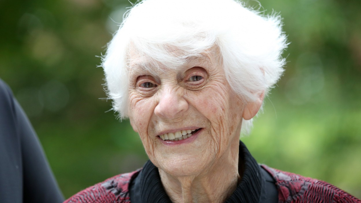 102letá Němka si dodělala doktorát, který jí upřeli nacisté