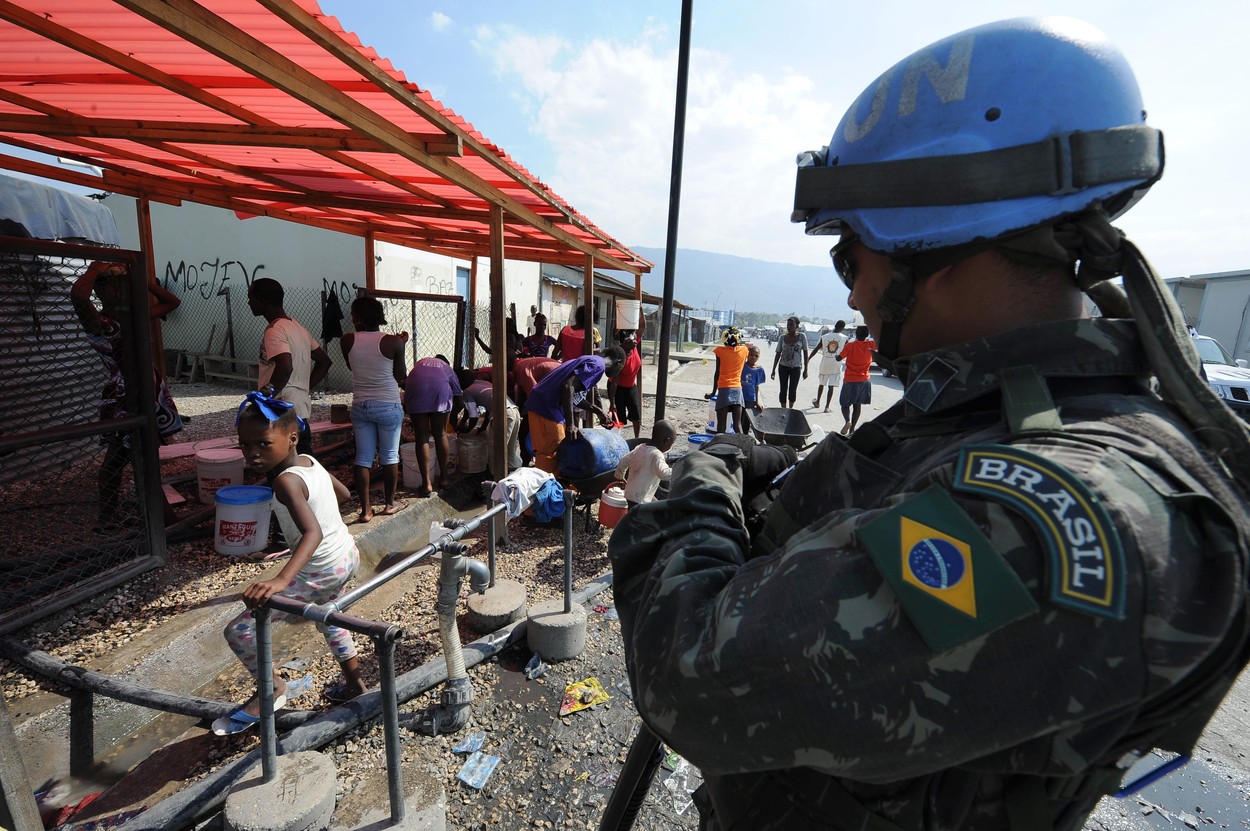 Sex za léky i mobily. Mírové jednotky OSN zneužívaly zoufalství žen na Haiti