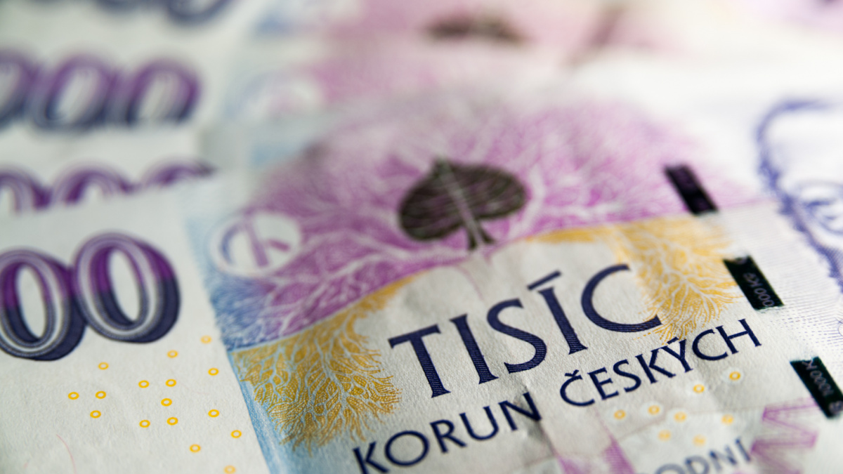 České strany mají víc peněz než v Polsku nebo Slovensku