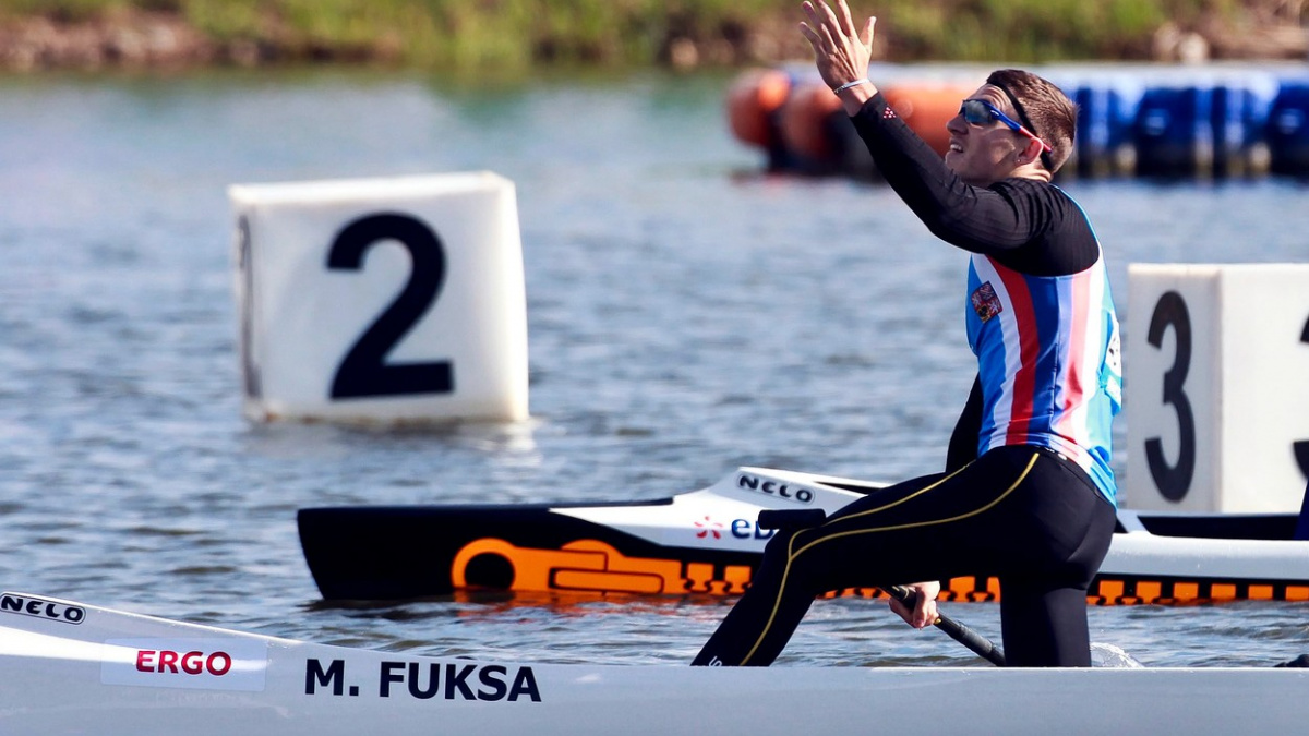 Kanoista Fuksa má stříbro, stolní tenistky vybojovaly bronz