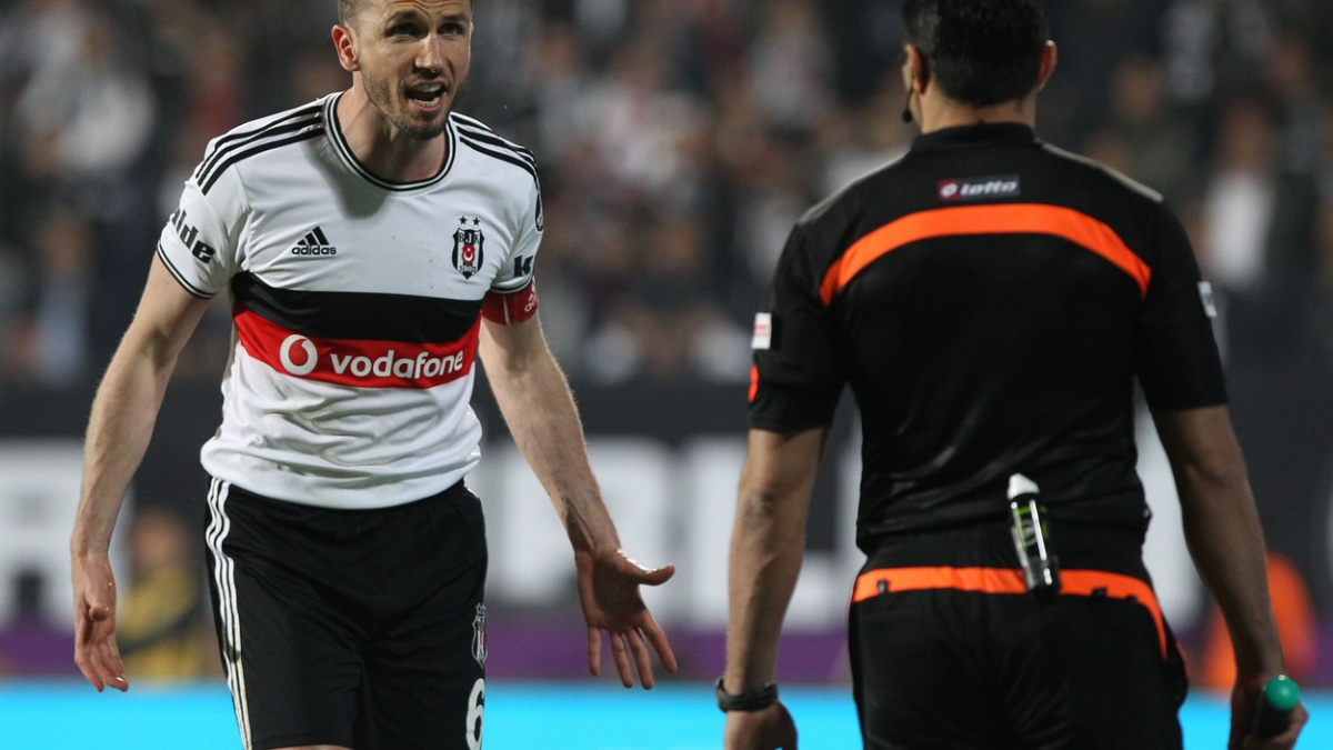 Sivok se do Čech nevrátí, turecké angažmá si prodlouží v Bursasporu