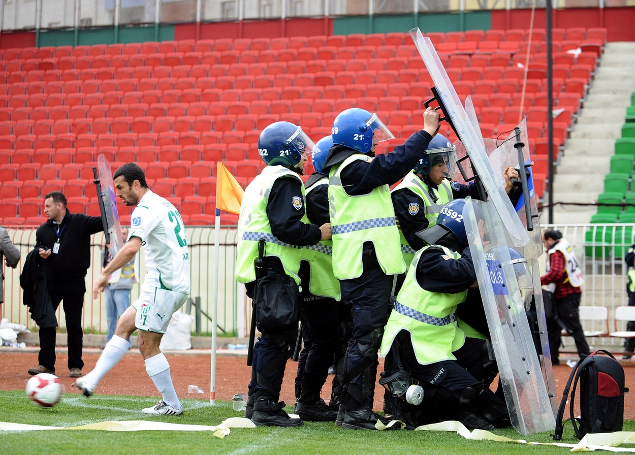 Násilí zabijí turecký fotbal. A nikdo s tím nic nedělá