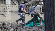 Spoušť po povodni v zoo v Tbilisi