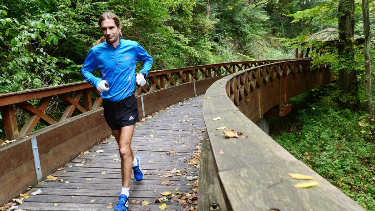 Čech uběhl v Salcburku přes 100 kilometrů za necelých devět hodin a vyhrál!