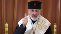 Tři Čechy zadrželi Ukrajinci při razii v sektě, kterou založil český duchovní