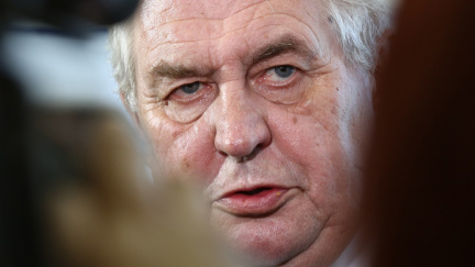Peroutka za 100 tisíc. Zeman vypsal odměnu za zmizelý text