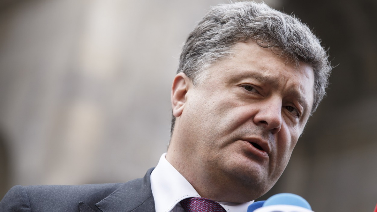 Kyjev vyslal na východ Ukrajiny přes 60 tisíc vojáků, říká Porošenko