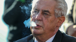 Zeman: Američané by mohli vyhynout jako brontosauři