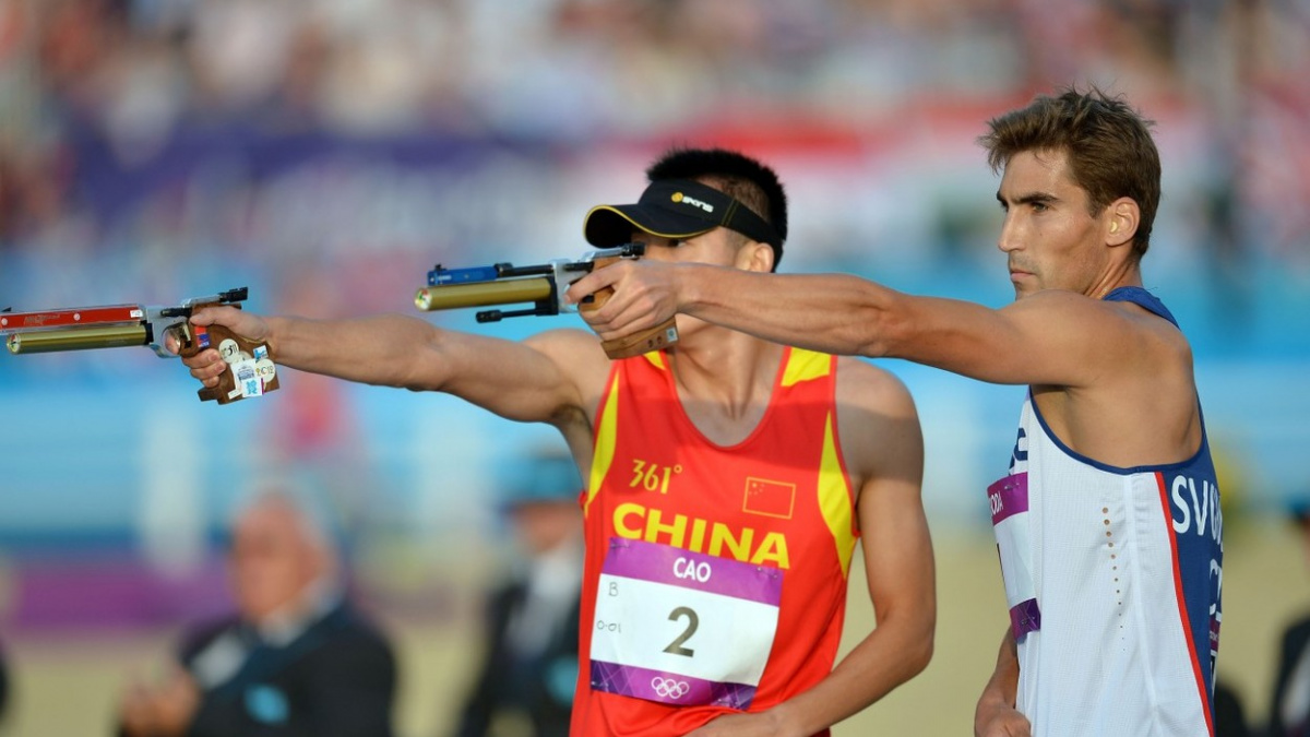 Moderní pětibojaři Svoboda s Polívkou budou dnes na MS bojovat o olympiádu