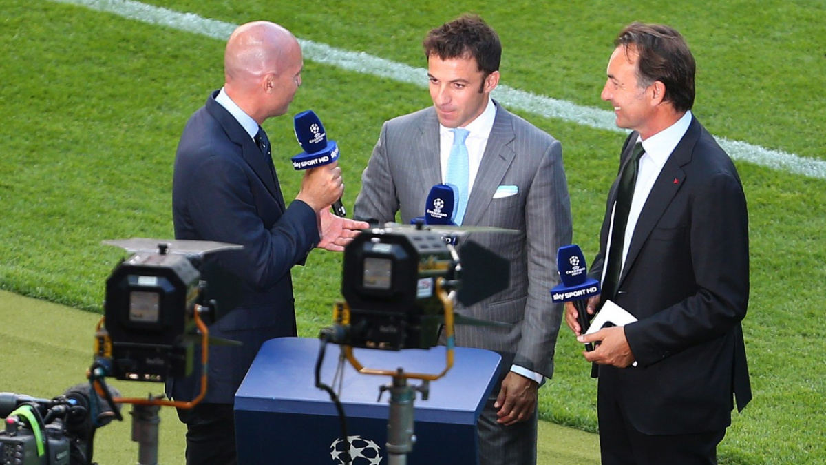 Fotbalové hvězdy minulosti neodcházejí do důchodu, ale do televize