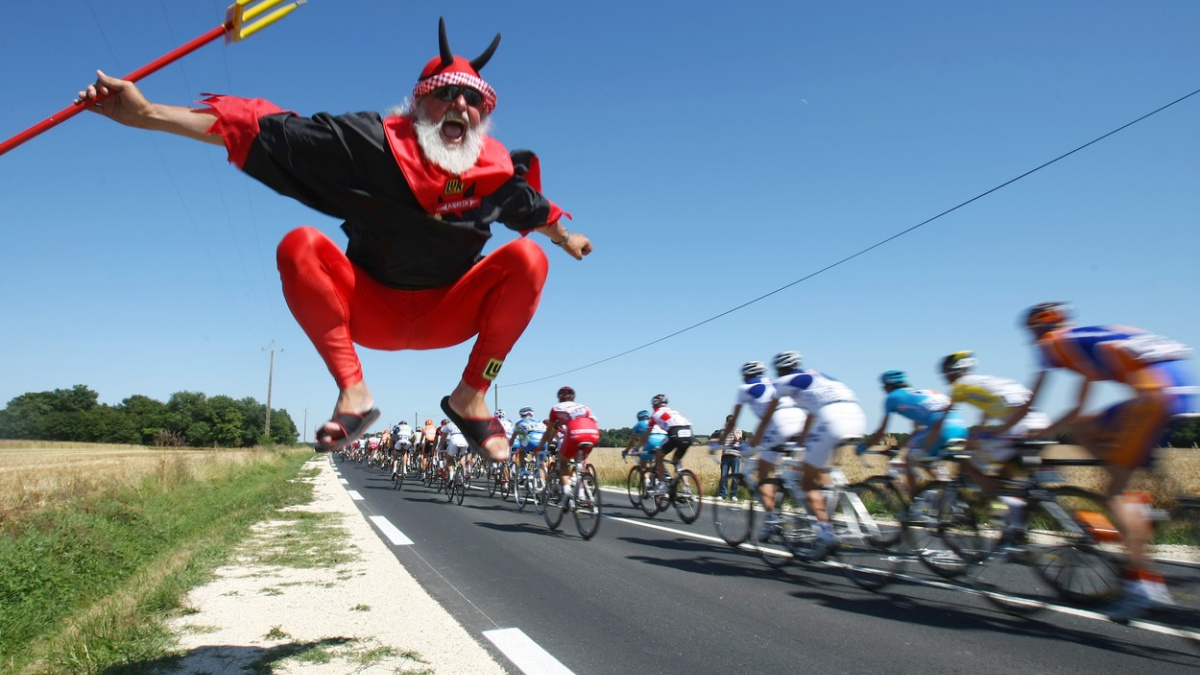 Začíná Tour de France, svátek cyklistiky s českou účastí. Program uvnitř